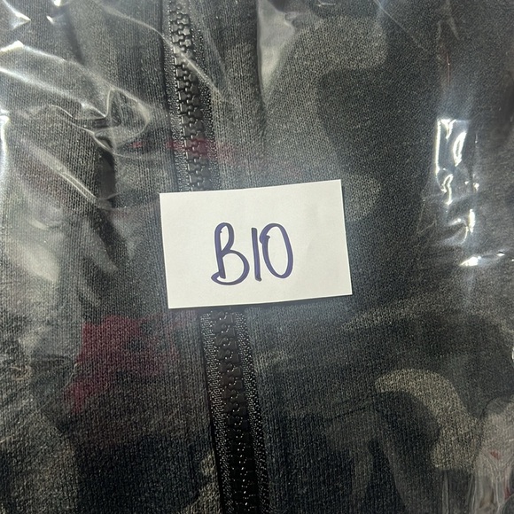 Prana camo zip up hoodie - Picture 6 of 6